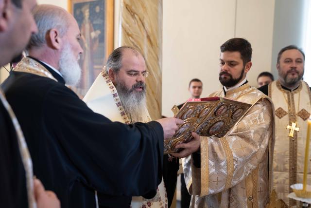 (Video) Preasfințitul Ignatie – „Un pom bun aduce întotdeauna roade bune” – Cuvânt la aniversarea a 150 de ani de la înființarea Colegiului Național „Petru Rareș” din Piatra Neamț