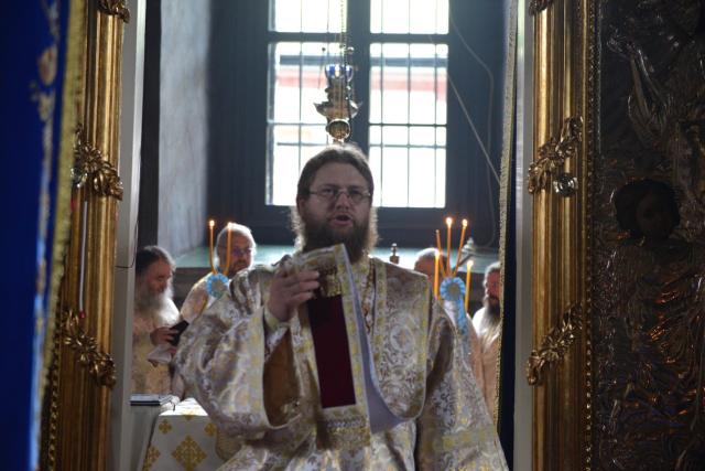 Mitropolitul Moldovei şi Bucovinei, la hramul Mănăstirii Agapia: „Omul este ființă chemată să aducă laudă lui Dumnezeu”