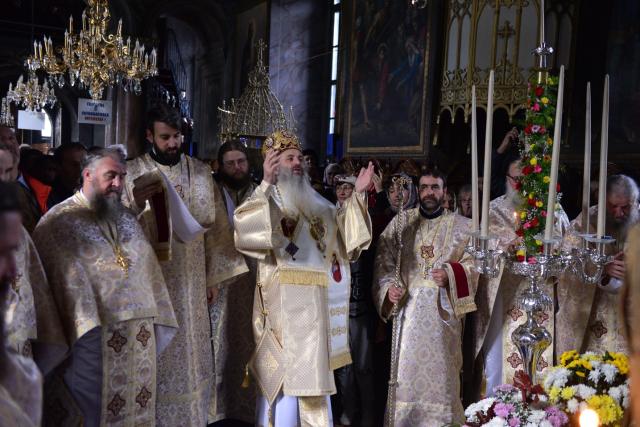 Mitropolitul Moldovei şi Bucovinei, la hramul Mănăstirii Agapia: „Omul este ființă chemată să aducă laudă lui Dumnezeu”