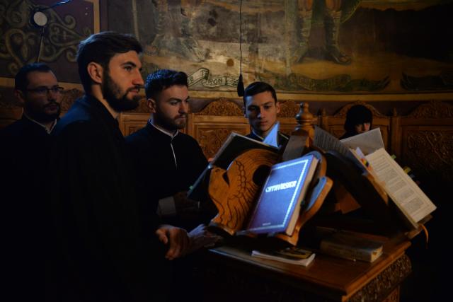 Slujbă arhierească la hramul mănăstirii nemțene Peștera