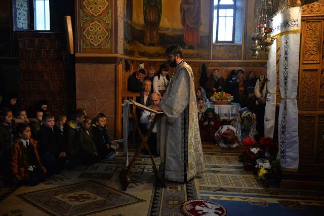 Slujbă arhierească la hramul mănăstirii nemțene Peștera