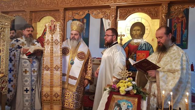 Liturghii arhierești în două eparhii ale Moldovei