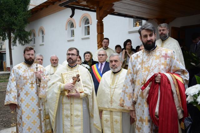 Liturghie arhierească în locașul de cult amenajat într-o fostă centrală termică