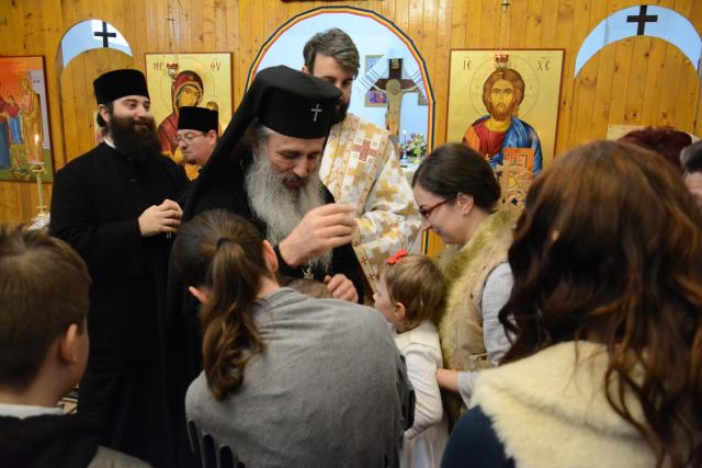 Liturghie arhierească în locașul de cult amenajat într-o fostă centrală termică