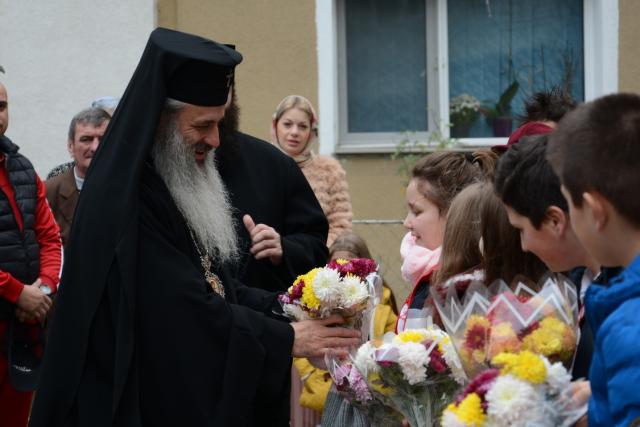 Liturghie arhierească în locașul de cult amenajat într-o fostă centrală termică