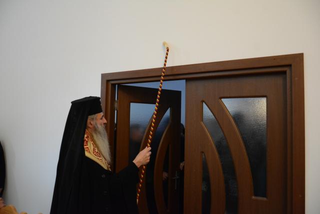 Liturghie arhierească în locașul de cult amenajat într-o fostă centrală termică