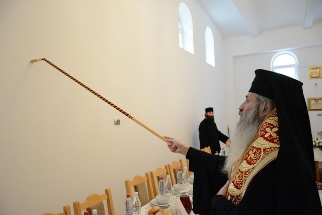 Liturghie arhierească în locașul de cult amenajat într-o fostă centrală termică