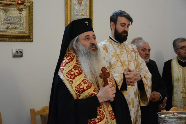 Liturghie arhierească în locașul de cult amenajat într-o fostă centrală termică
