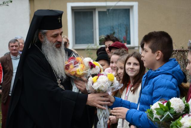 Liturghie arhierească în locașul de cult amenajat într-o fostă centrală termică