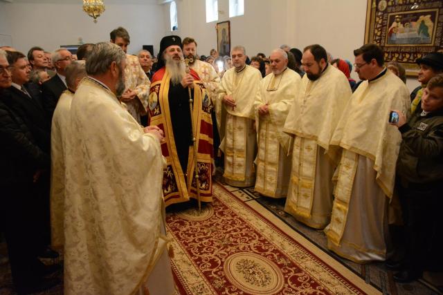 Liturghie arhierească în locașul de cult amenajat într-o fostă centrală termică