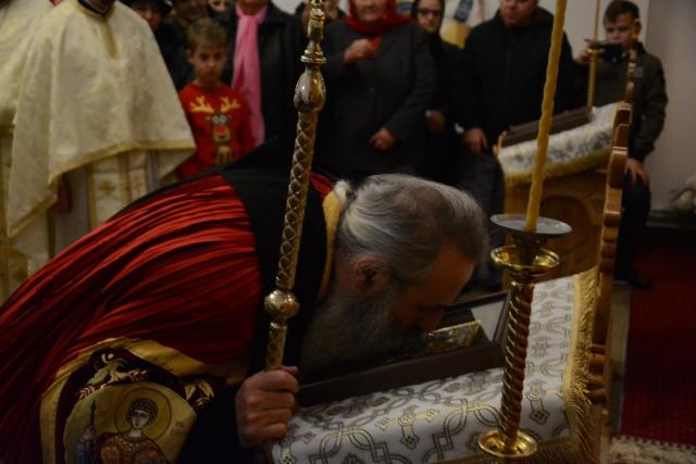 Liturghie arhierească în locașul de cult amenajat într-o fostă centrală termică
