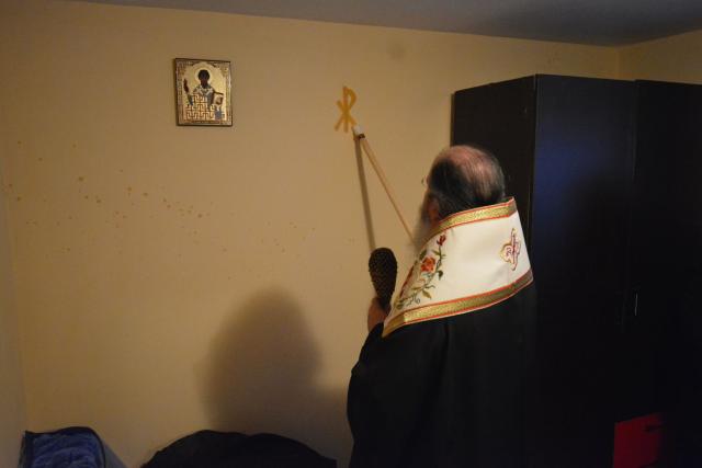 Casa familiei Olaru, ridicată de voluntarii ASCOR Iași, a fost binecuvântată