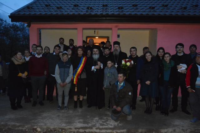 Casa familiei Olaru, ridicată de voluntarii ASCOR Iași, a fost binecuvântată