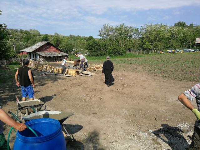 Casă pentru o familie nevoiaşă în Parohia Bărcu-Goşmani