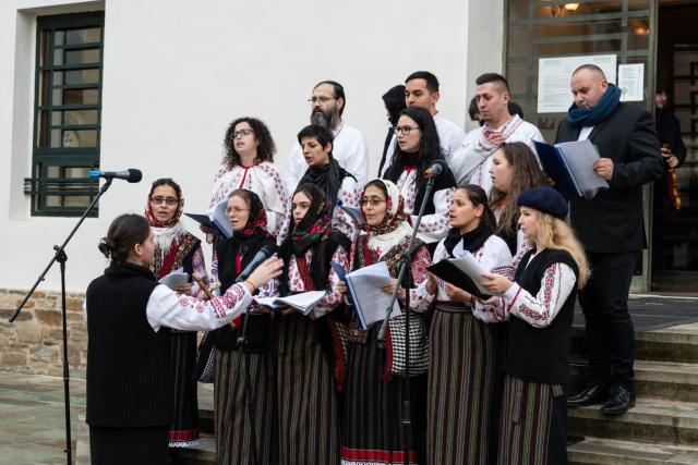 Slujire arhierească și concert de colinde în a treia zi de Crăciun la Mănăstirea Putna