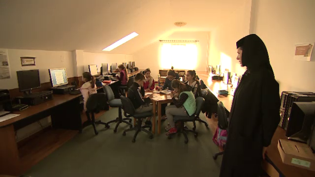 Maica Ecaterina, fosta gimnastă și economistă care are în grijă 126 de copii