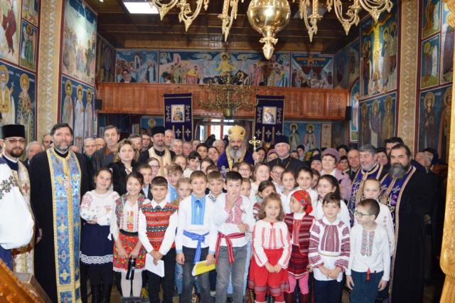 Hramul Parohiei „Sfântul Nicolae” - Mogoşeşti, serbat prin Liturghie arhierească