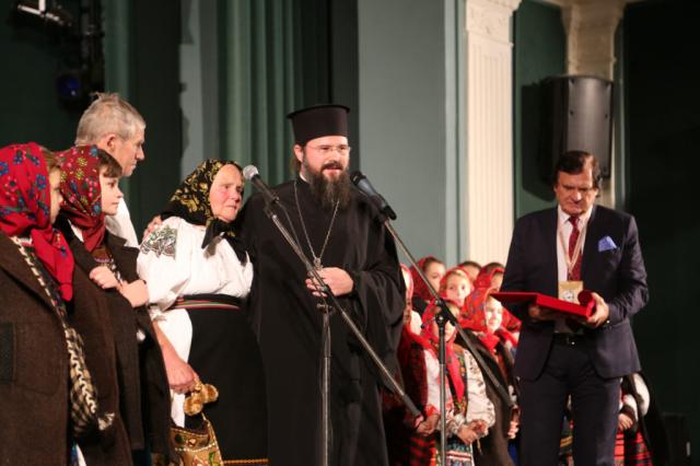 De veghe în lumina Crăciunului copilăriei