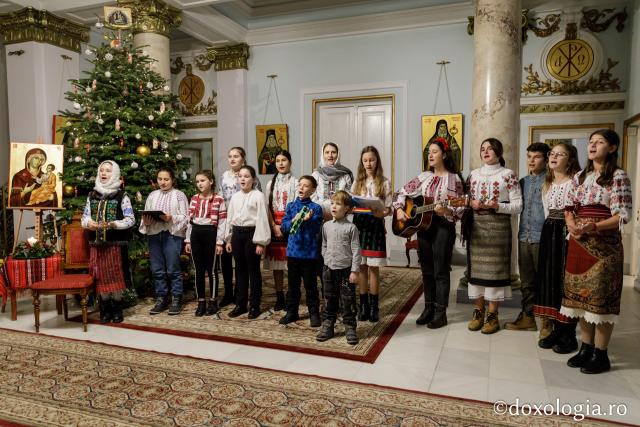 Parohia Suhuleţ din Iaşi – Colindători la Reședința Mitropolitană 2019