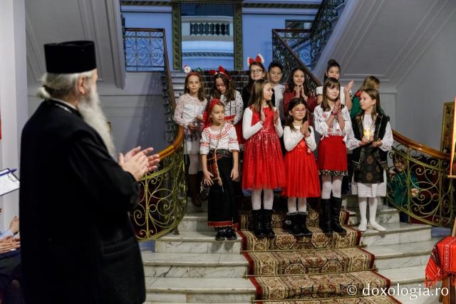 Colegiul Național „Mihai Eminescu” Iași – Colindători la Reședința Mitropolitană 2019