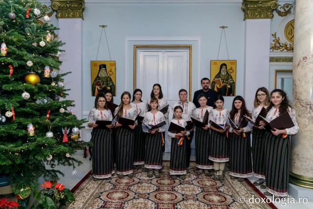 Parohiile Bâcu și Cioca Boca – Colindători la Reședința Mitropolitană 2019