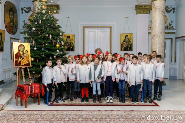 Școala „Vasile Conta” din Iași, clasa a II-a – Colindători la Reședința Mitropolitană 2019
