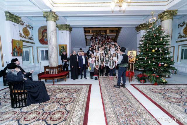 Parohia Cozmești – Colindători la Reședința Mitropolitană 2019