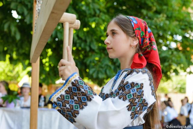 (Audio) „Cum îmi sabotez propria viață comparându-mă cu alții?” – Arhim. Hrisostom Rădășanu
