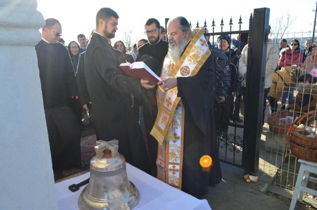 Liturghie arhierească în filia Bumbăta, Protopopiatul Huşi