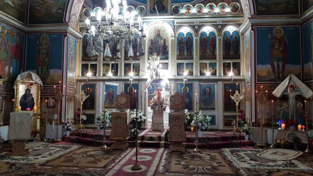 Credincioșii din Frătăuții Vechi au participat la Sfânta Liturghie arhierească