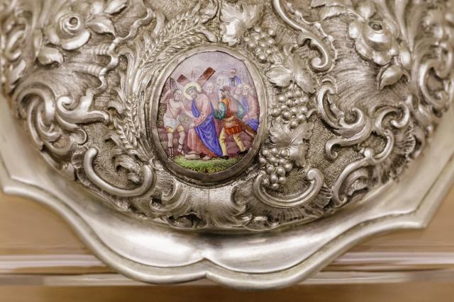 Exponatul lunii decembrie: Potir din argint, realizat în anul 1816
