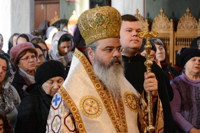 Parastas pentru părinții Mănăstirii Sihăstria – PS Ignatie: „Ei au înduhovnicit țara noastră, au umplut-o de lumină!”
