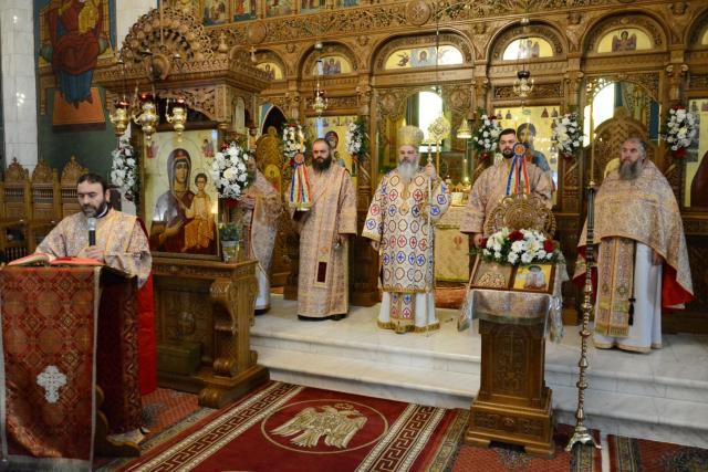 Parastas pentru părinții Mănăstirii Sihăstria – PS Ignatie: „Ei au înduhovnicit țara noastră, au umplut-o de lumină!”
