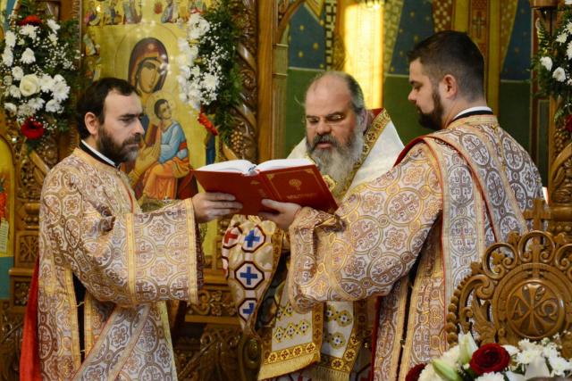 Parastas pentru părinții Mănăstirii Sihăstria – PS Ignatie: „Ei au înduhovnicit țara noastră, au umplut-o de lumină!”
