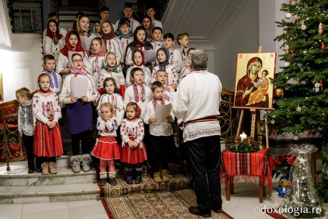 Parohia „Sfânta Treime” Frenciugi – Colindători la Reședința Mitropolitană 2019