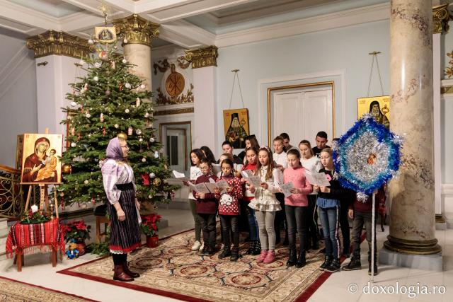 Parohia Satul Nou-Șcheia – Colindători la Reședința Mitropolitană 2019