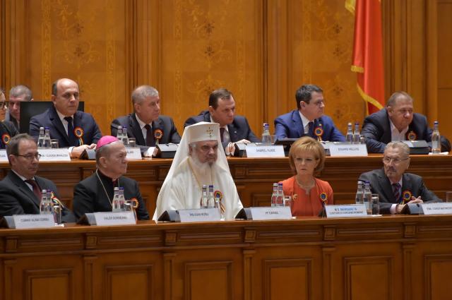Părintele Patriarh Daniel a participat la şedinţa solemnă a Parlamentului dedicată Zilei Naţionale a României