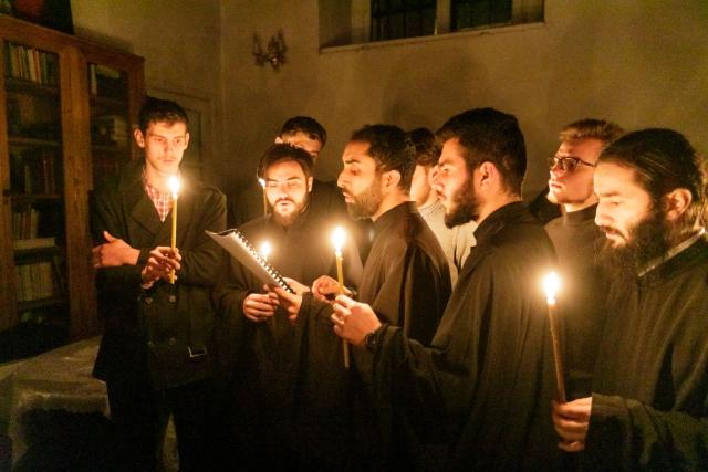 Priveghere în cinstea Sfântului Porfirie Kavsokalivitul la Biserica „Metocul Maicilor” din Iași