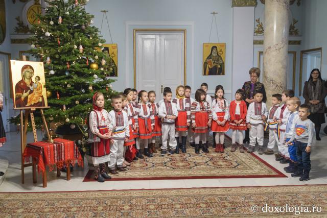 Școala D.D. Pătrășcanu – Colindători la Reședința Mitropolitană 2019