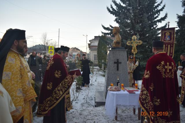 Două slujiri arhierești și manifestări culturale deosebite, la hramul Bisericii „Sfântul Ierarh Nicolae” din Câmpulung Moldovenesc