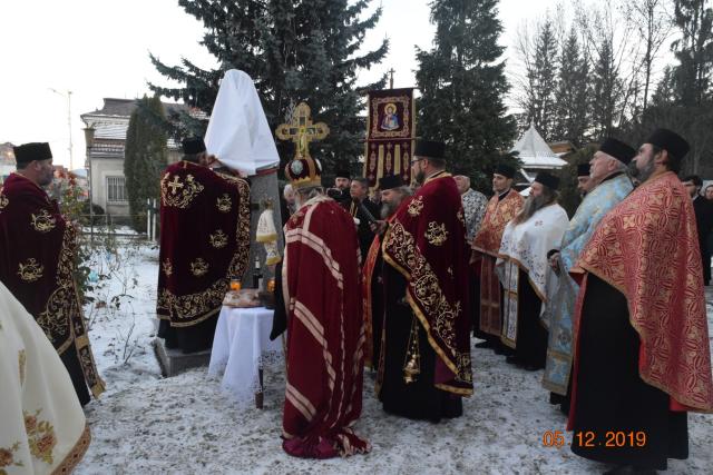 Două slujiri arhierești și manifestări culturale deosebite, la hramul Bisericii „Sfântul Ierarh Nicolae” din Câmpulung Moldovenesc