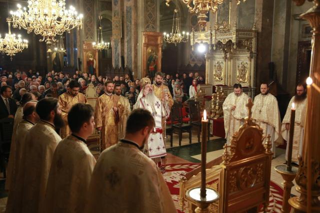 Slujbe de pomenire și procesiune la Monumentul „Crucea Eroilor Neamului”, la Iași