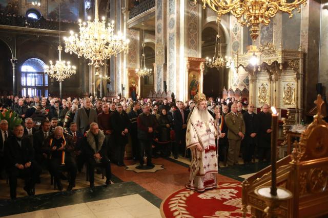 Slujbe de pomenire și procesiune la Monumentul „Crucea Eroilor Neamului”, la Iași