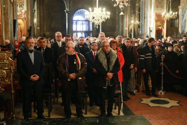 Slujbe de pomenire și procesiune la Monumentul „Crucea Eroilor Neamului”, la Iași