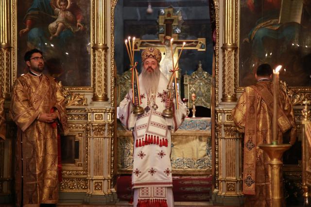 Slujbe de pomenire și procesiune la Monumentul „Crucea Eroilor Neamului”, la Iași