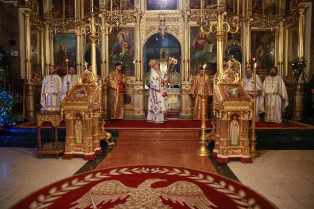 Slujbe de pomenire și procesiune la Monumentul „Crucea Eroilor Neamului”, la Iași