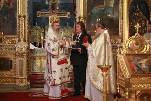 Slujbe de pomenire și procesiune la Monumentul „Crucea Eroilor Neamului”, la Iași