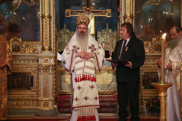 Slujbe de pomenire și procesiune la Monumentul „Crucea Eroilor Neamului”, la Iași