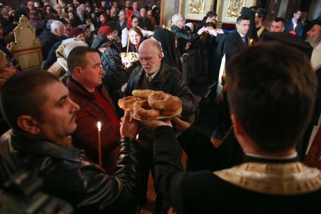 Slujbe de pomenire și procesiune la Monumentul „Crucea Eroilor Neamului”, la Iași