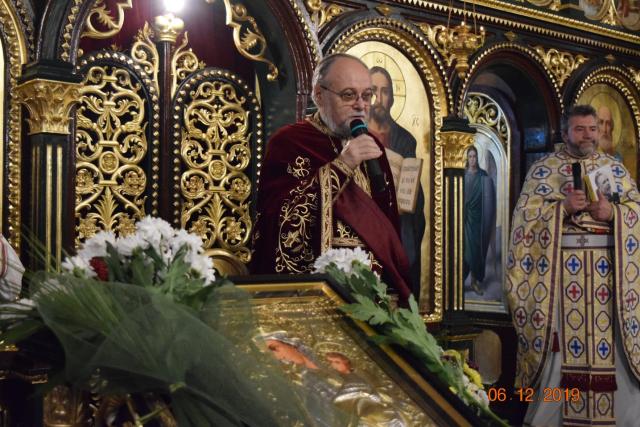 Două slujiri arhierești și manifestări culturale deosebite, la hramul Bisericii „Sfântul Ierarh Nicolae” din Câmpulung Moldovenesc